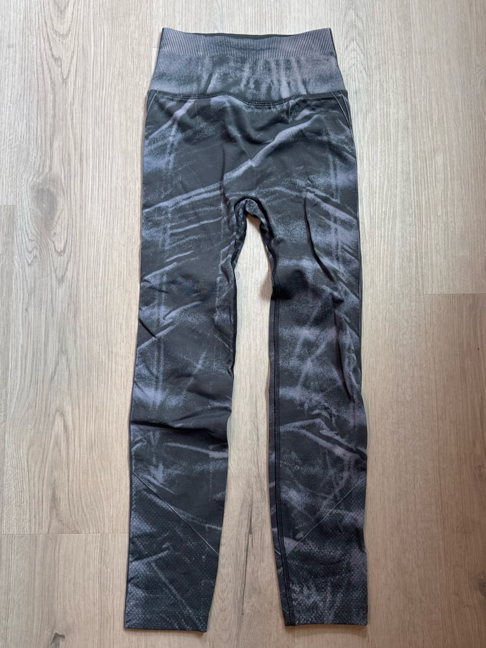 lululemon athletica Black & Gray Tie-Dye Leggings